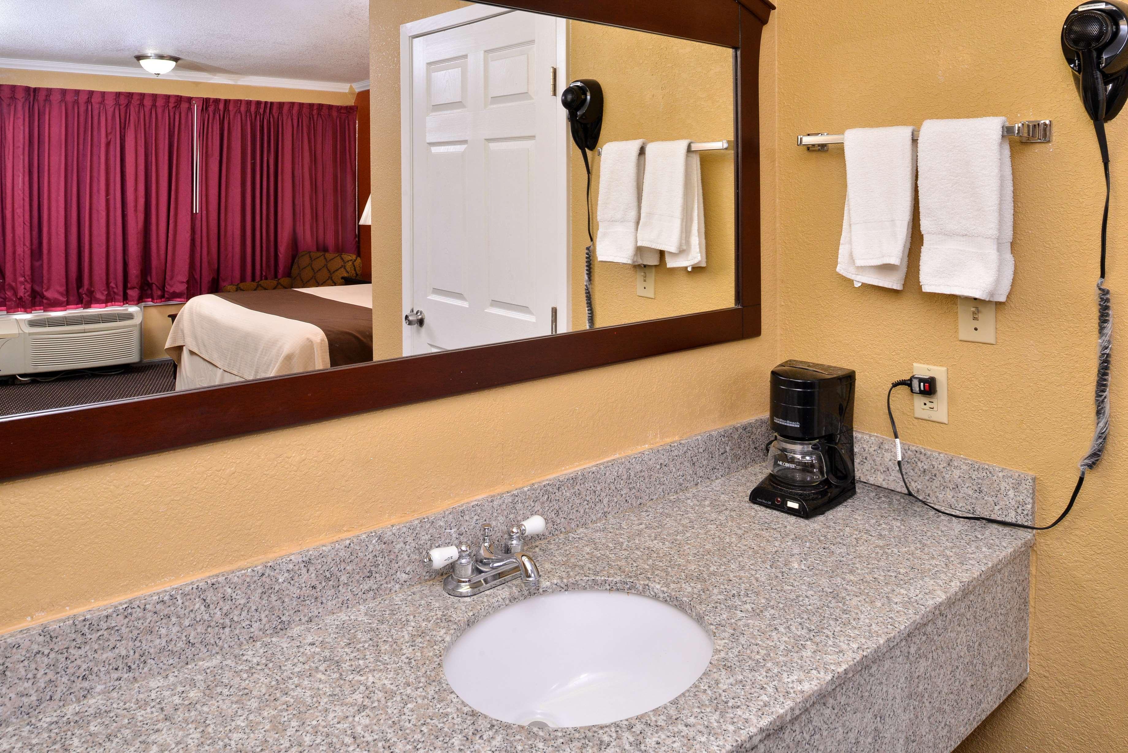 Motel Americas Best Value Schulenburg